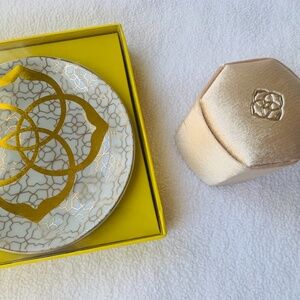 ♦️NWT Bundle of 2 Kendra Scott Jewelry Filigree Signature Dish & Velvet Box